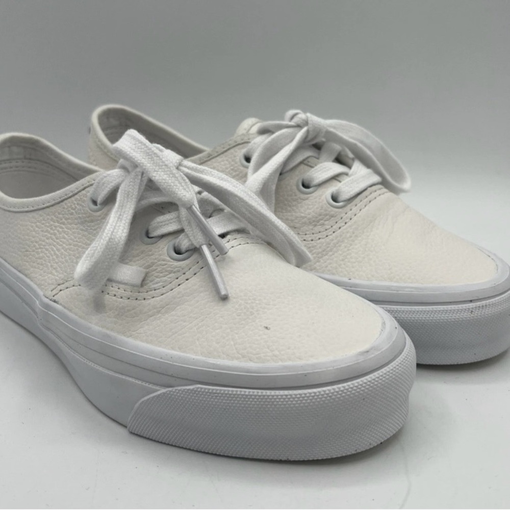 (new) Vans White Leather Women’s Shoes Sneakers
